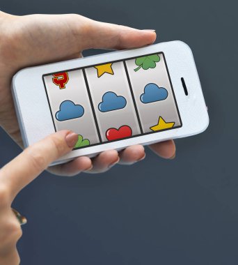 akıllı telefon elinde 