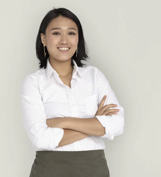 Jonge Aziatische vrouw in studio — Stockfoto