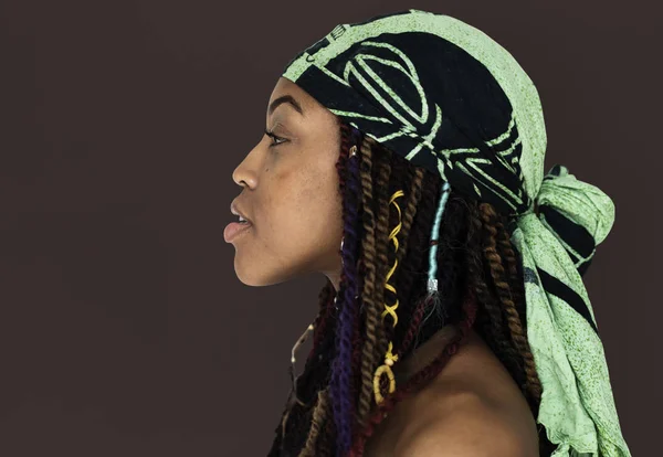 Profil olan dreadlocks Afrika kadın — Stok fotoğraf