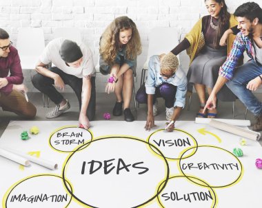 insanlar çizim afiş