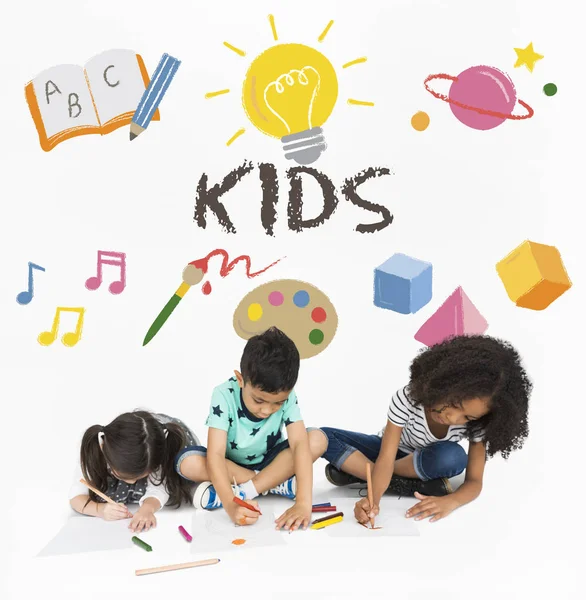 Children drawing on papers — Stock Photo, Image