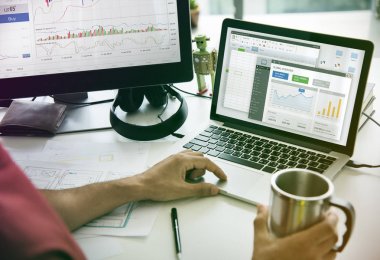 el laptop ile çalışma