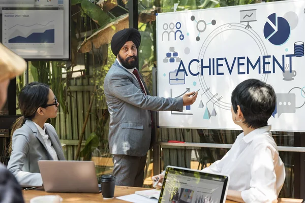 Ondernemers hebben ontmoeting met discussie — Stockfoto