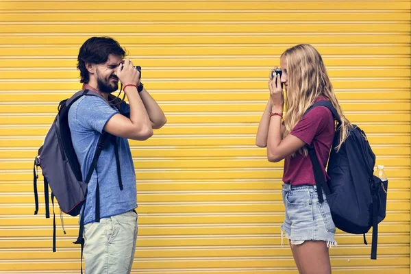 Couple taking photo pictures — Stock Photo, Image