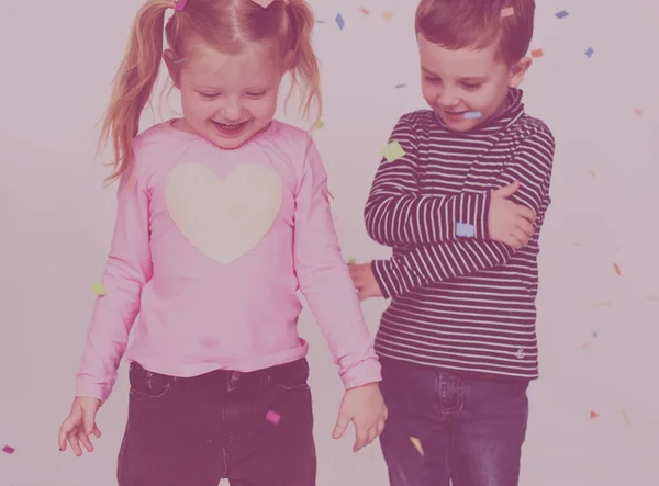 Entzückende Kinder im Studio — Stockfoto