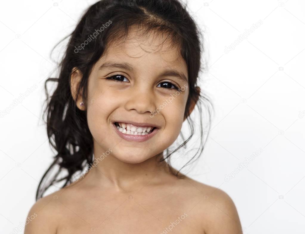 Nettes Mädchen mit schwarzen Haaren — Stockfoto © Rawpixel #150258298