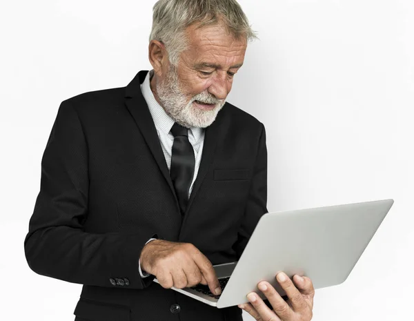 Studioaufnahme eines leitenden Geschäftsmannes — Stockfoto