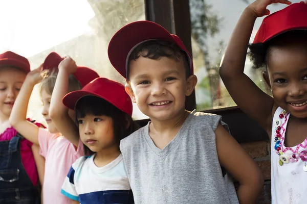 Gruppe der Kindergartenkinder — Stockfoto