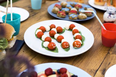 Hazırlama Tablo ayarı parti konsept