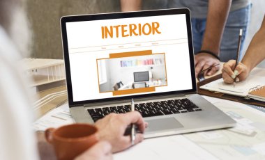 insan eli dizüstü bilgisayar kullanarak 