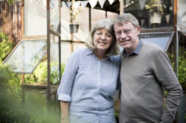 Mutlu yaşlı çift.