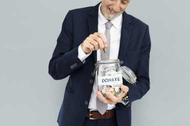 işadamı vererek bağış