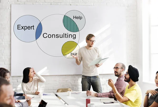 Empresários em reunião — Fotografia de Stock