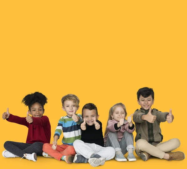 Children showing Thumbs Up — Stock Photo, Image