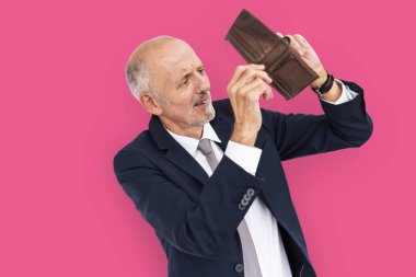 içinde cüzdan arıyor işadamı