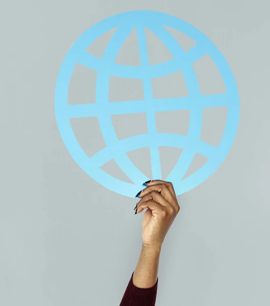 ネットワークのグローバル シンボルを持っている手 — ストック写真