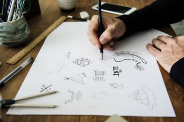 kağıt üzerine çizim adam