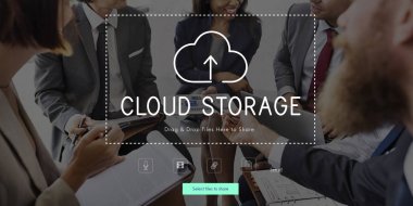 Pazarlama tartışırken iş adamları planı