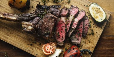 Düzenlenen sığır eti biftek mutfağı kavramı, özgün photoset