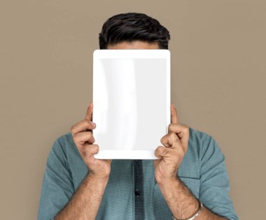 Dijital tablet tutan adam 
