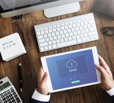 Dijital tablet ile işadamı