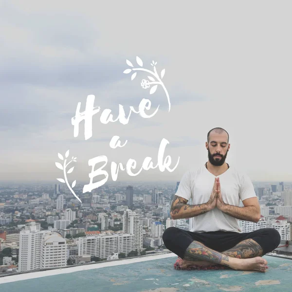 Hombre sentado en loto yoga asana —  Fotos de Stock