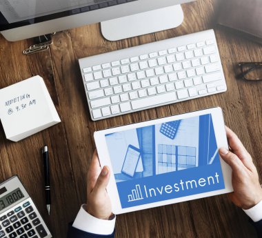 Dijital tablet ile işadamı