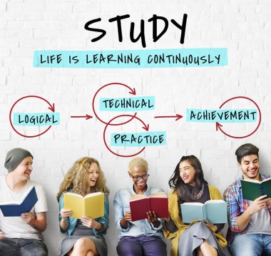 Kitaplar çok ırklı öğrencilerle