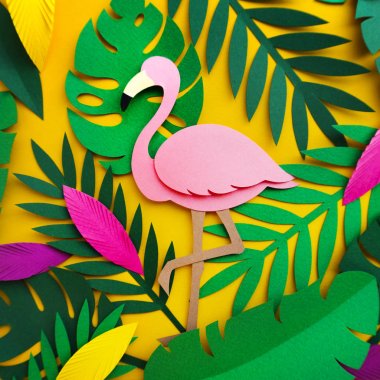 yaprakları ve origami pembe flamingo