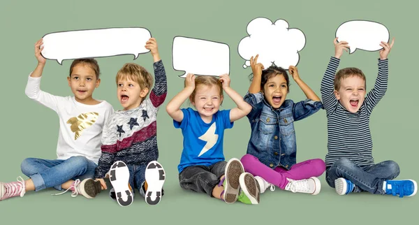 Children holding Speech Bubbles — Stock Photo, Image