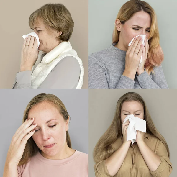 Wanita sakit meniup hidung — Stok Foto