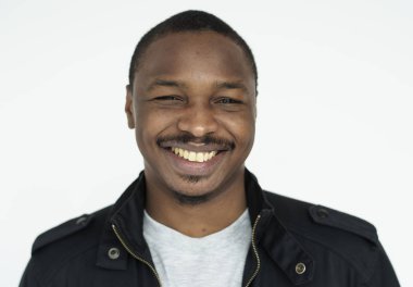 Afrikalı genç gülümseyen