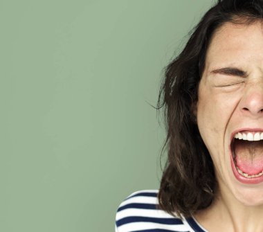 genç kadın çığlığı