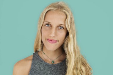 Stüdyodaki genç bayan.