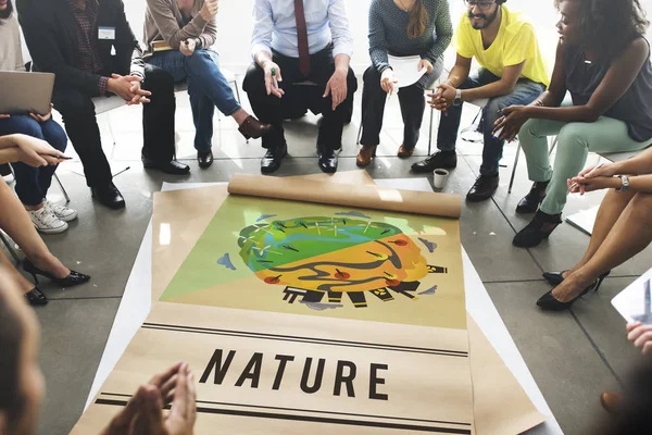 Vielfältige Menschen im Kreis — Stockfoto