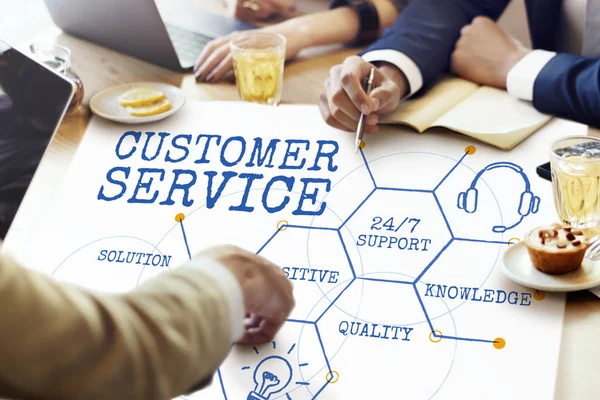 Mensen bespreken over Customer Service — Stockfoto