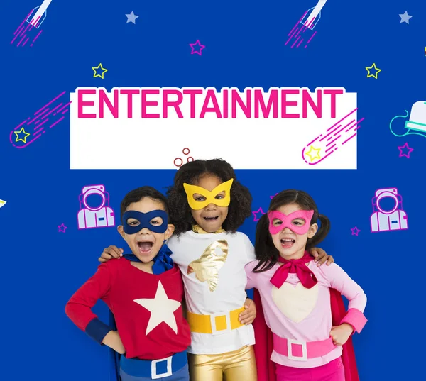 Niños con disfraces de superhéroes —  Fotos de Stock