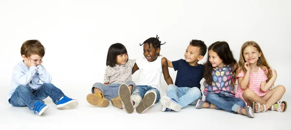 Leuke en schattige kinderen — Stockfoto