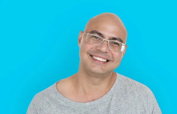 Careca posando em estúdio — Fotografia de Stock