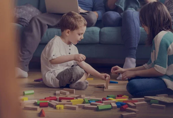 Familie tijd samen doorbrengen — Stockfoto