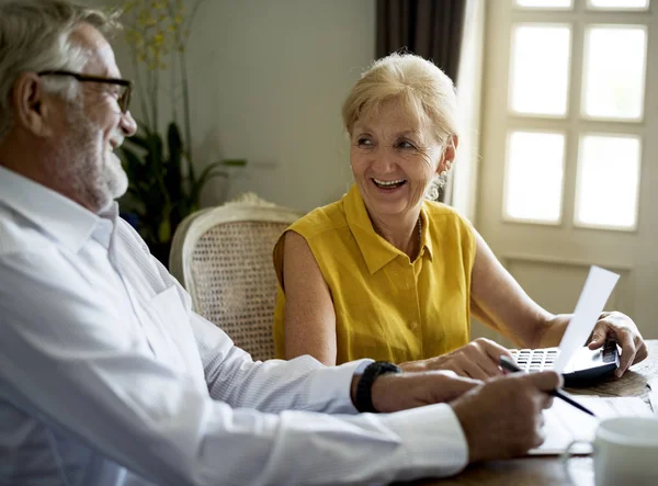 Senior Coppia di adulti a casa — Foto Stock