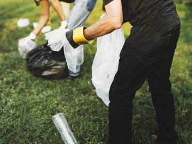  insanlar park temizlik