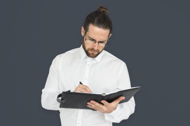 sakallı adam not yazma