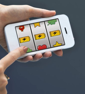 İnsan'ın ellerini kullanarak akıllı telefon 