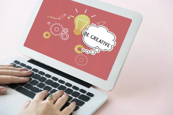 Woman typing on laptop keyboard — Stock Photo, Image