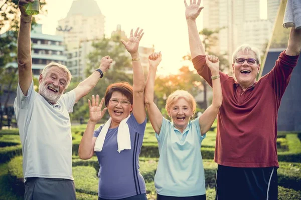 Sportive Senior people — Stock Photo, Image