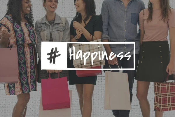 Happy přátelé v nákupní centrum — Stock fotografie