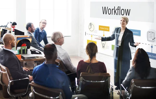 Geschäftsleute bei der Präsentation — Stockfoto