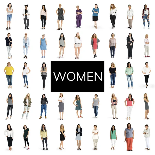 Женщины, стоящие вместе в студии — стоковое фото