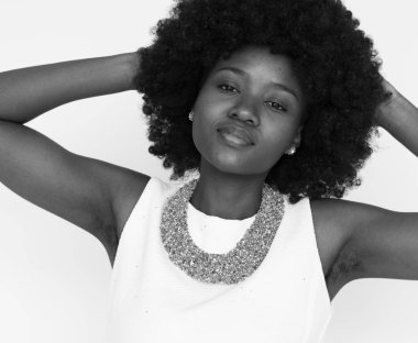 Stüdyoda Afrikalı kadın